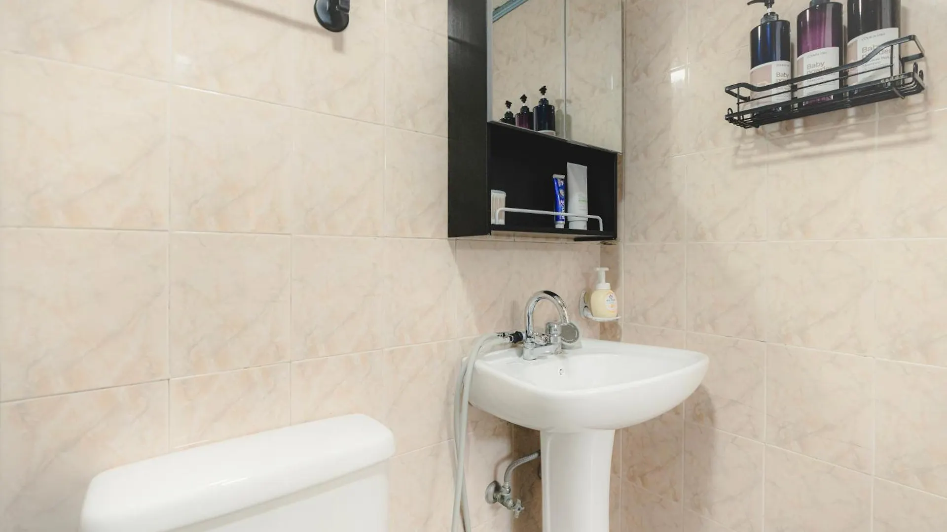Near Hongdae Station, 30Sec On Foot Vila Seul