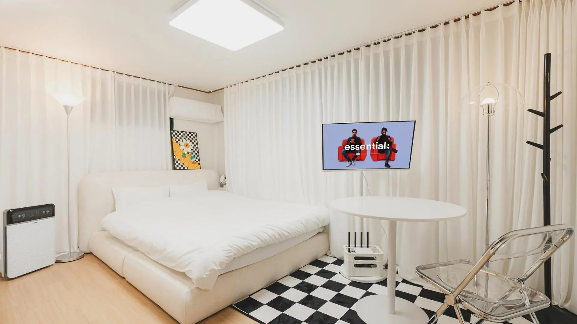 Near Hongdae Station, 30Sec On Foot Vila Seul
